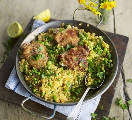 Весняна паелья з куркою