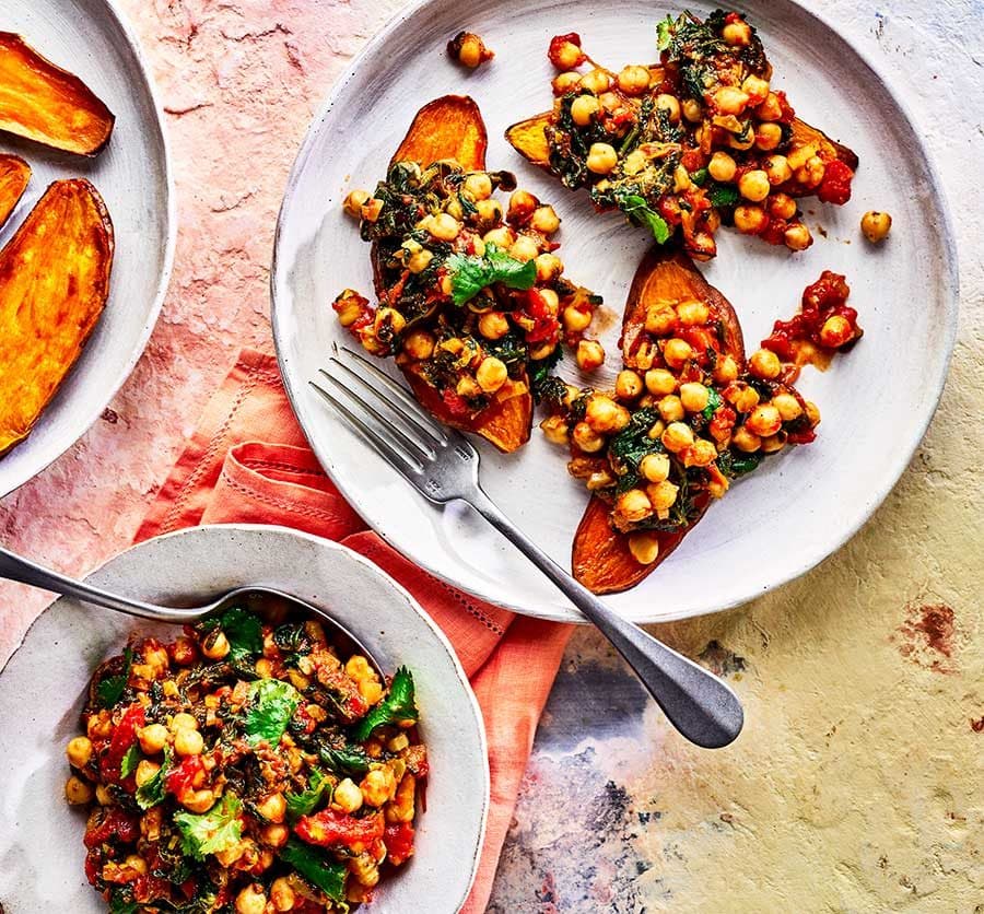 Sweet potato toasts with curried chickpeas