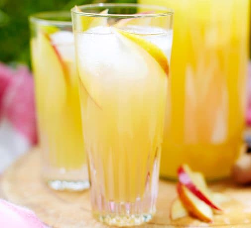 Apple & elderflower gin cocktail