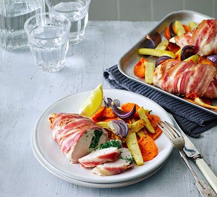Кремовая запеканка с курицей и капустой кейл