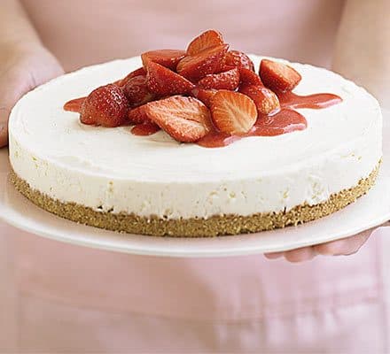 Клубничный чизкейк за 4 простых шага