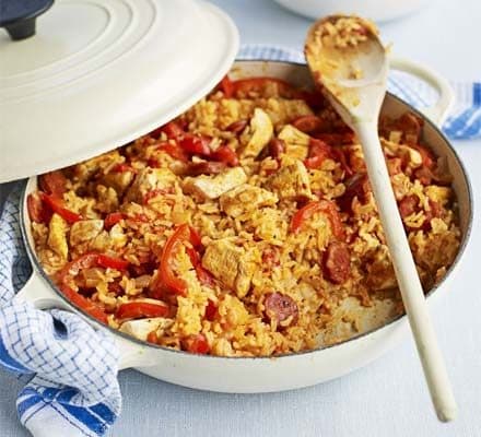 Жамбалая з куркою та хорізо
