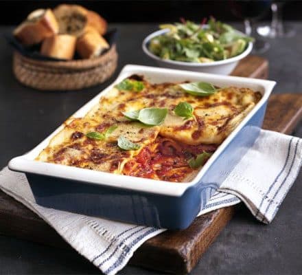 Лазанья з сиром і беконом