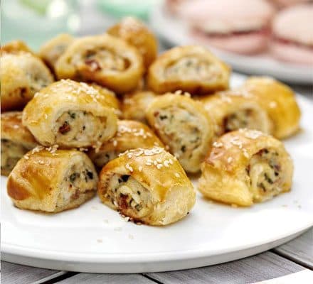 Літні рулетики з ковбасками