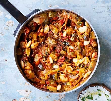 Slow-cooked marrow with fennel & tomato