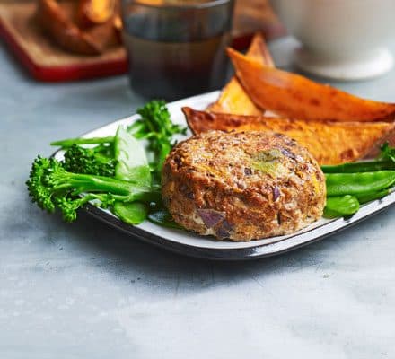 Turkey burger with sweet potato wedges