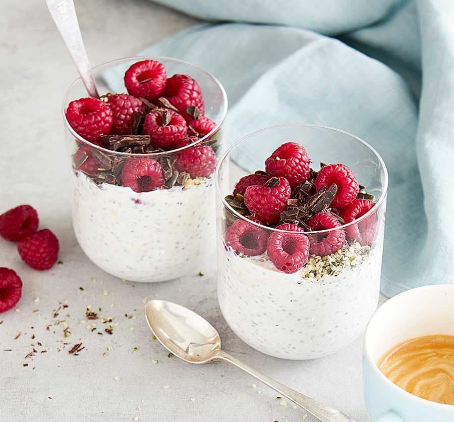 Raspberry kefir overnight oats
