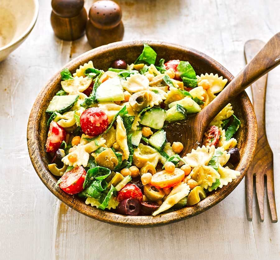 Veggie hummus pasta salad