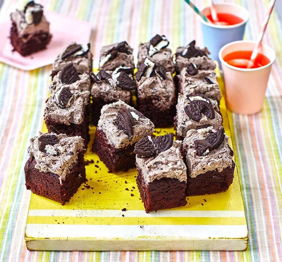 Vegan cookies & cream cake